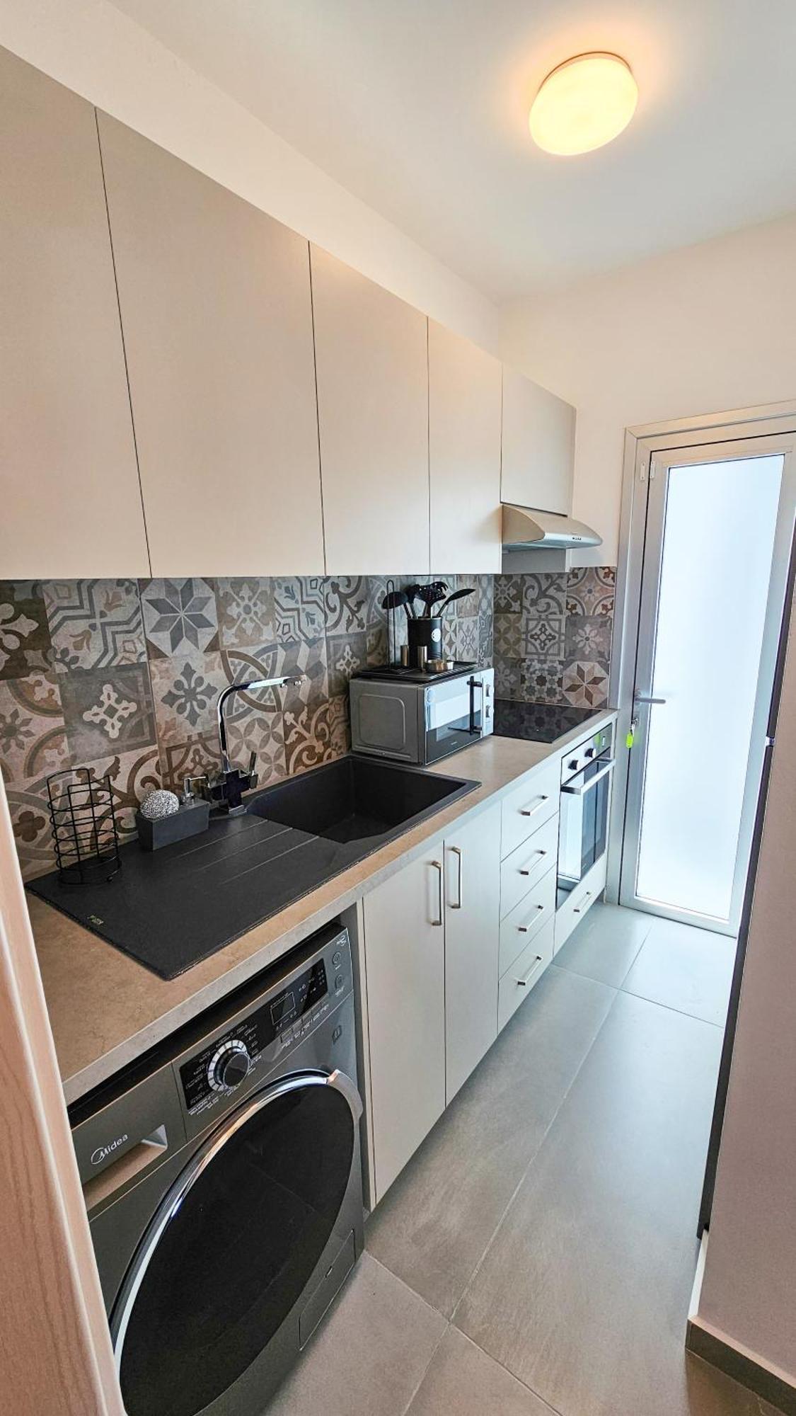 Sealife Citycenter Residences Larnaca Buitenkant foto